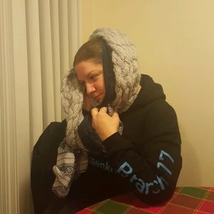 Meet your Posher, Lura
